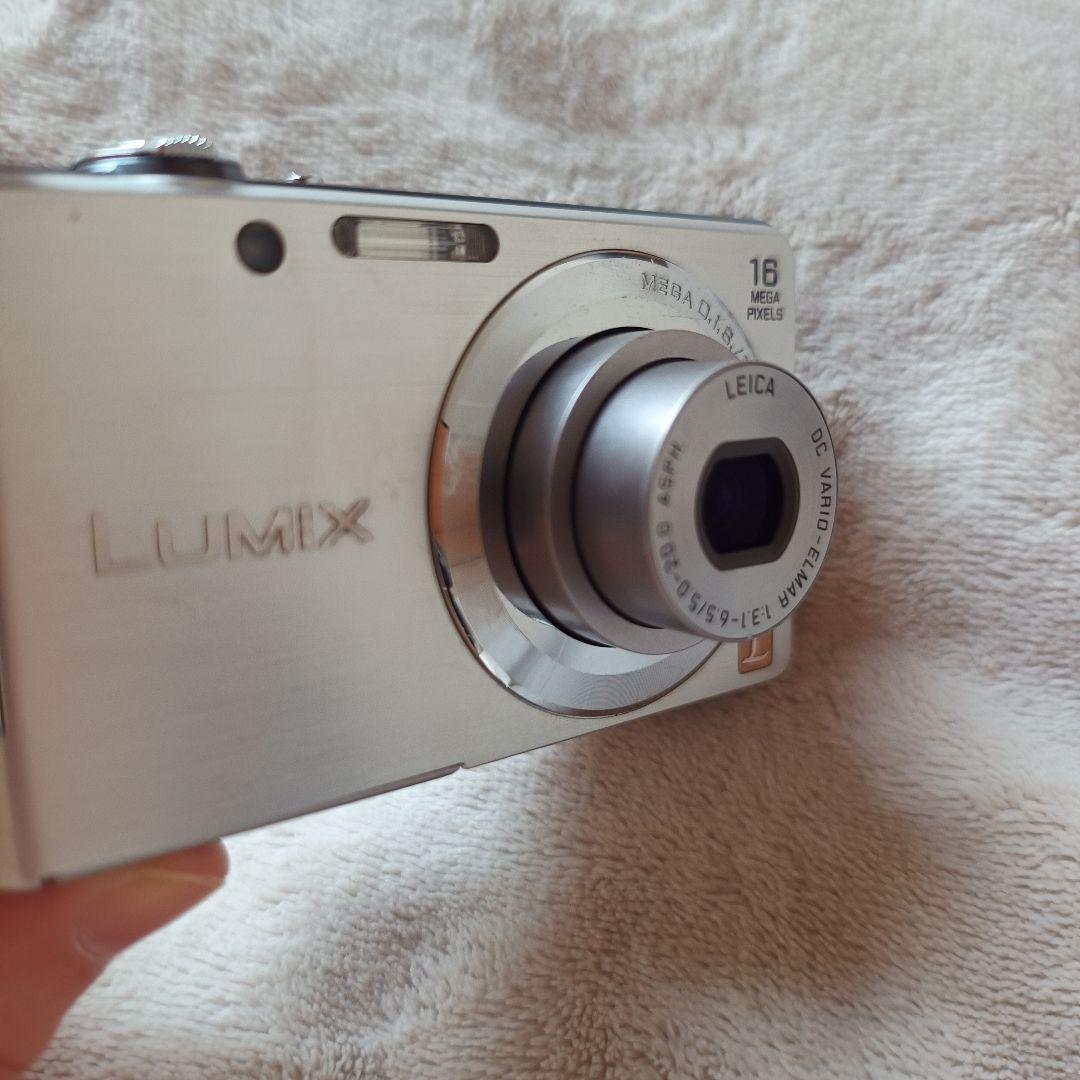 Panasonic Lumix DMC-FH5 シルバー