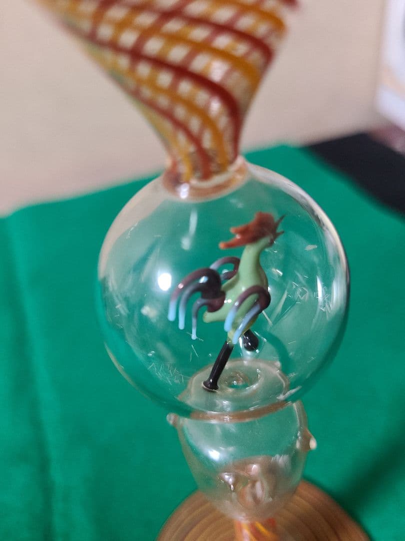 オーストリア　アンティークビミニ　フィギュア入りグラス