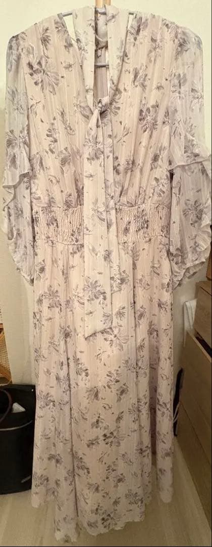 Apuweiser-riche ニュアンスフラワープリントワンピース