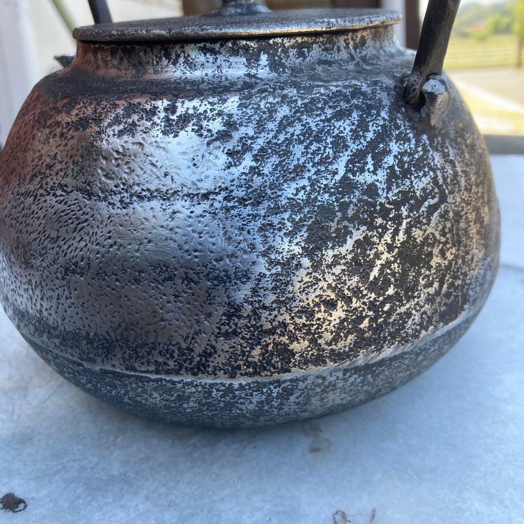 南部名人利祥雲作　銀口　千鳥に波図鉄瓶