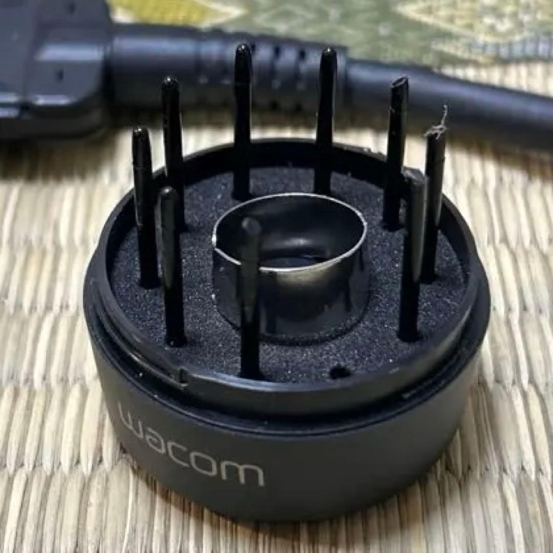 【箱付完品】Wacom Cintiq 13HD 液晶ペンタブレット【動作確認済】