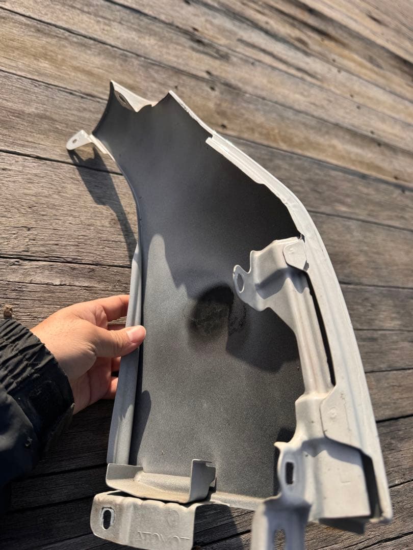 ユーアイビーグル ハイエース 200系　海外純正コーナーパネル