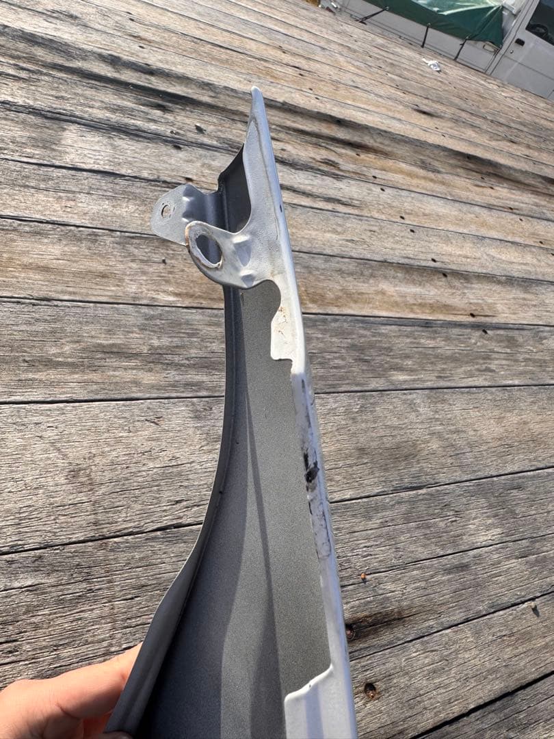 ユーアイビーグル ハイエース 200系　海外純正コーナーパネル