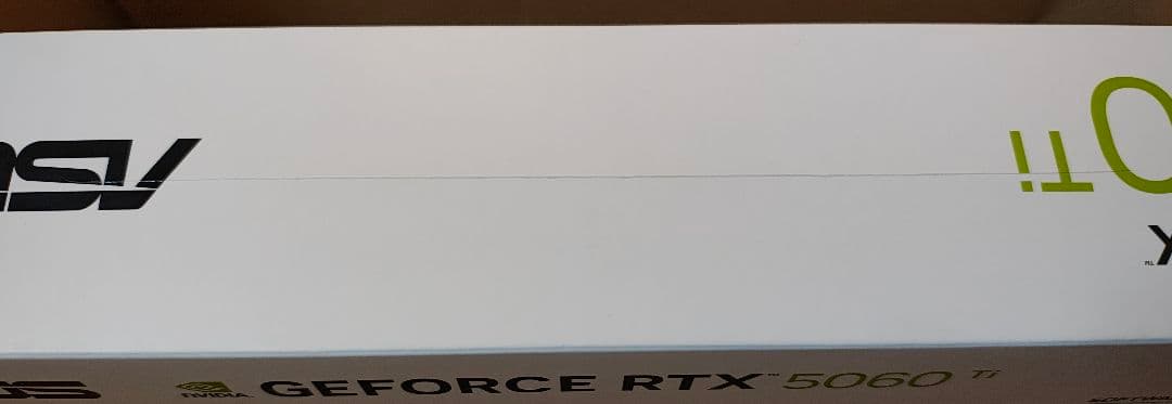ASUS GEFORCE RTX 5060 Ti 16GB ホワイトモデル