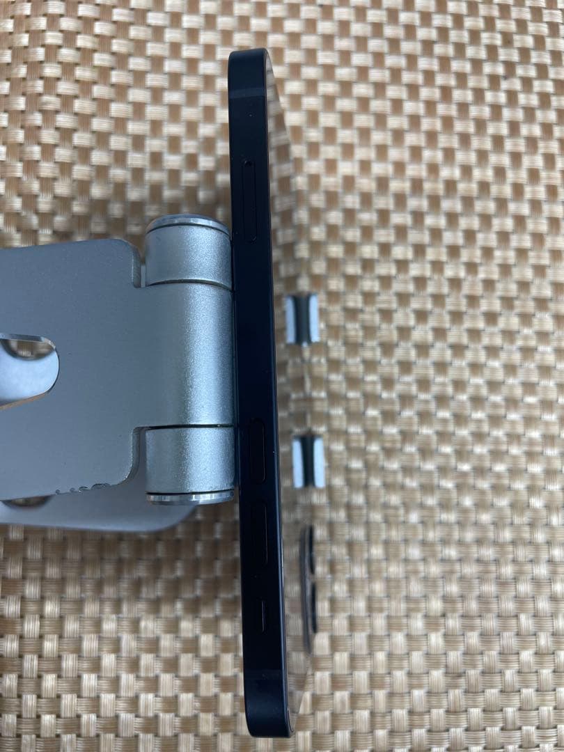 iPhone 12 mini 64 GBブラックSIMフリー【2560】