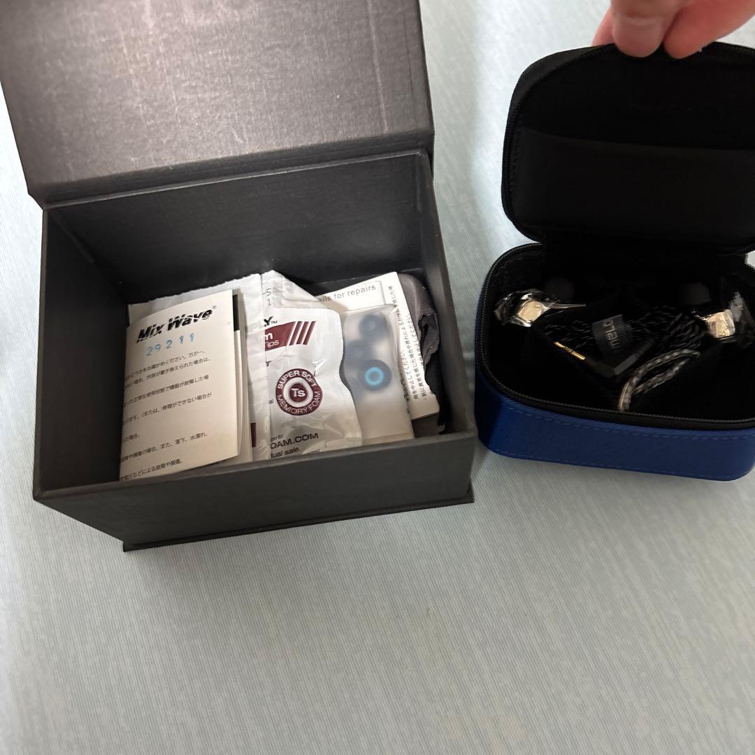 イヤホン Unique Melody Macbeth Ti UNM-7810