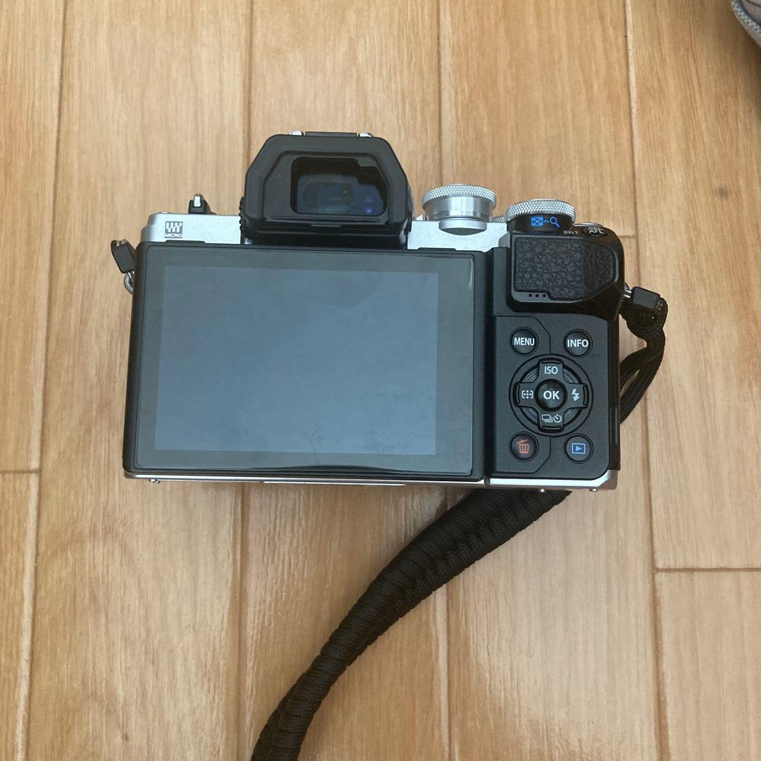 OLYMPUS E-M10 ミラーレスカメラ