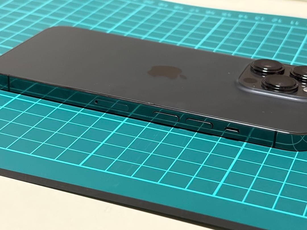 Apple iPhone 13 Pro グラファイト バッテリー残量84%