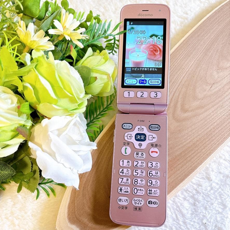 美品動作確認初期化済みピンク携帯ドコモF-01Mガラケーらくらくフォン