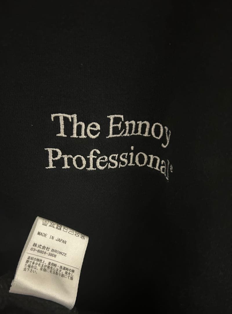 大人気‼️ The Ennoy Professional 黒トレーナー
