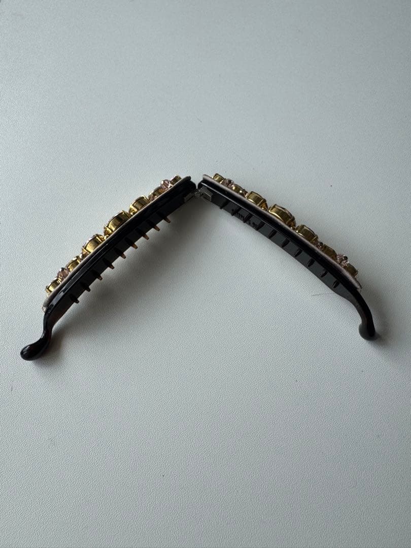 complex bis バナナクリップ　レディアリーストーン　ピンクミックス