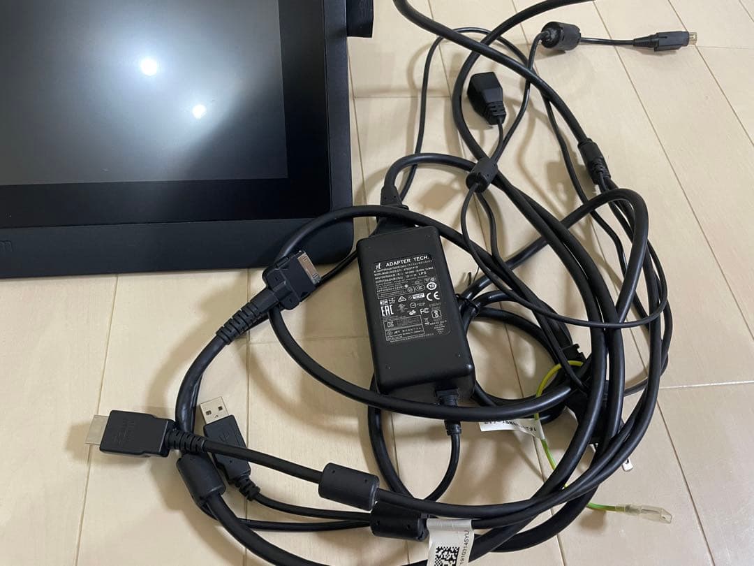 Wacom cintiq16本体備品完備、専用スタンド、左手デバイスセット