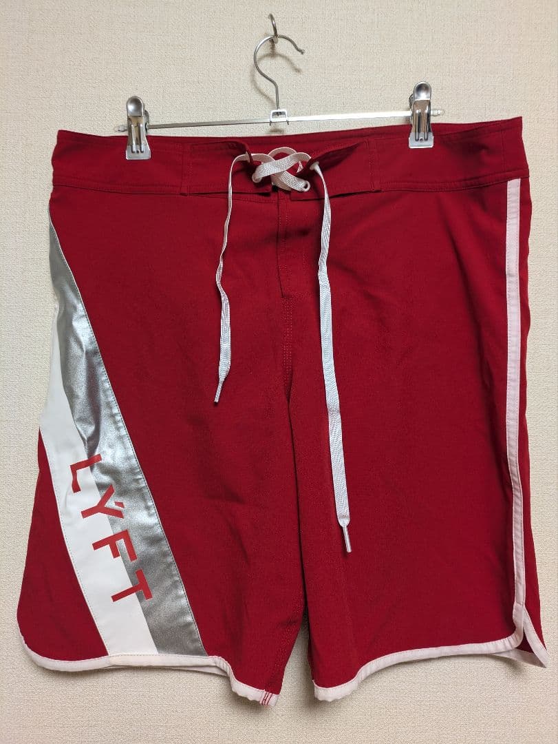 希少な赤色　リフト　LYFT　ステージショーツ　Lサイズ