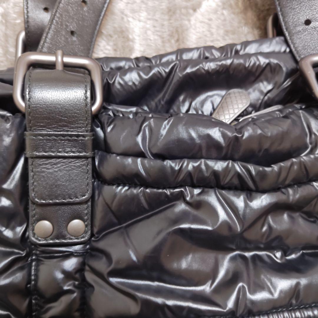 ボッテガ　黒いキルティングショルダーバッグ