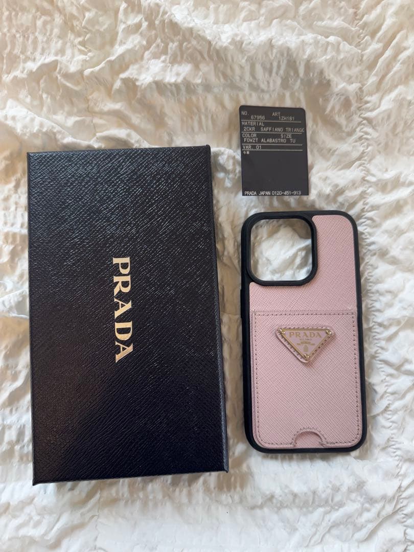 PRADA プラダ サフィアーノ トライアングル iPhone15Proケース