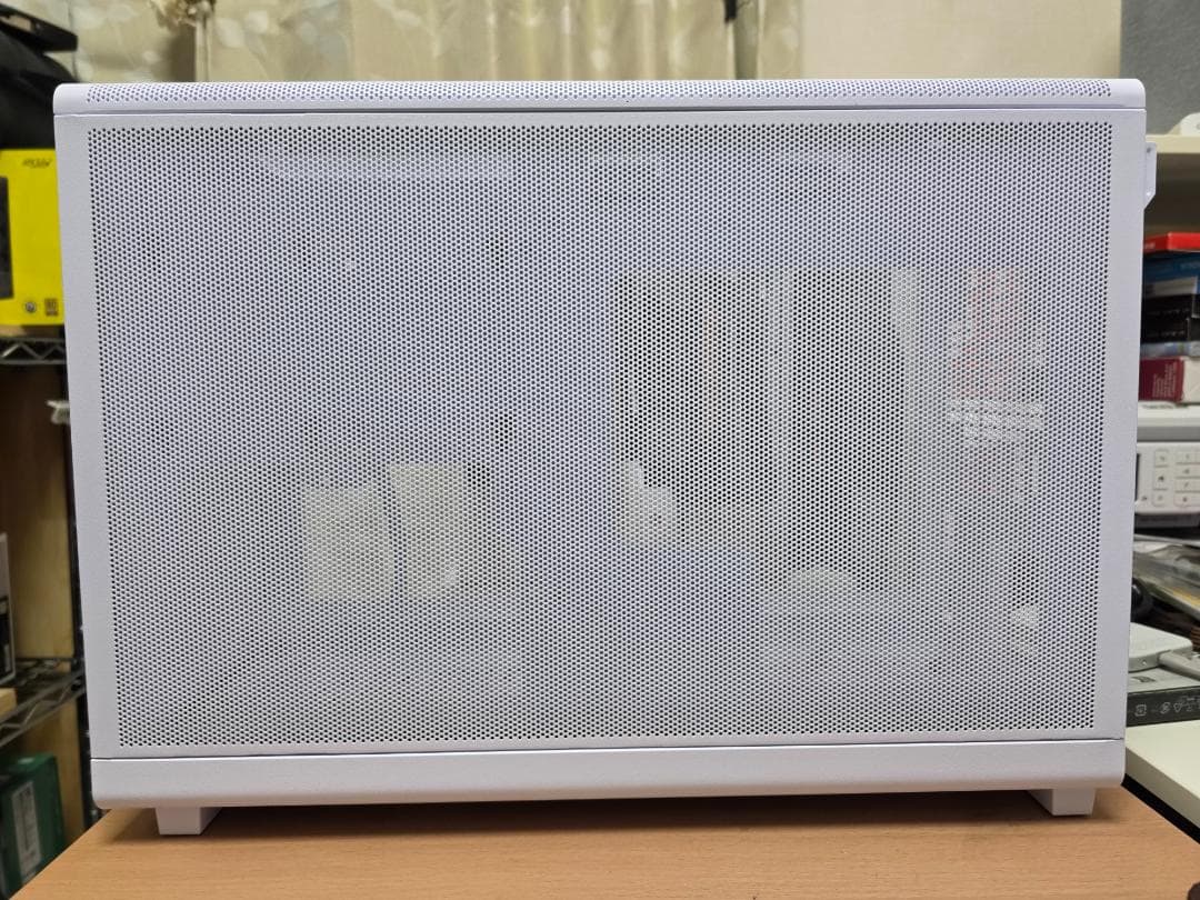 LIAN LI A3-mATX-WDG White　PCケース