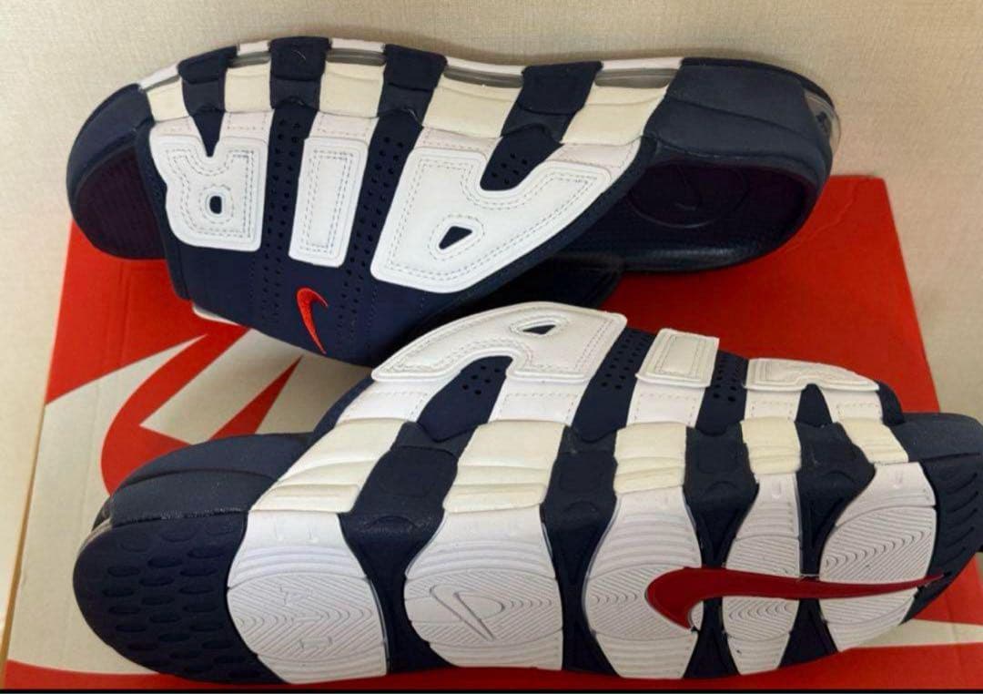 26ネイビー　NIKE エアモアアップテンポ　サンダル