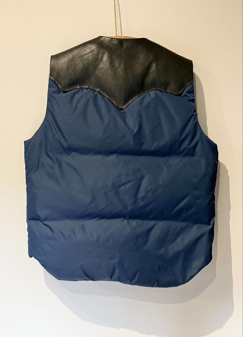 ロッキーマウンテンフェザーベッド×スリーラバーズ　ダウンベスト