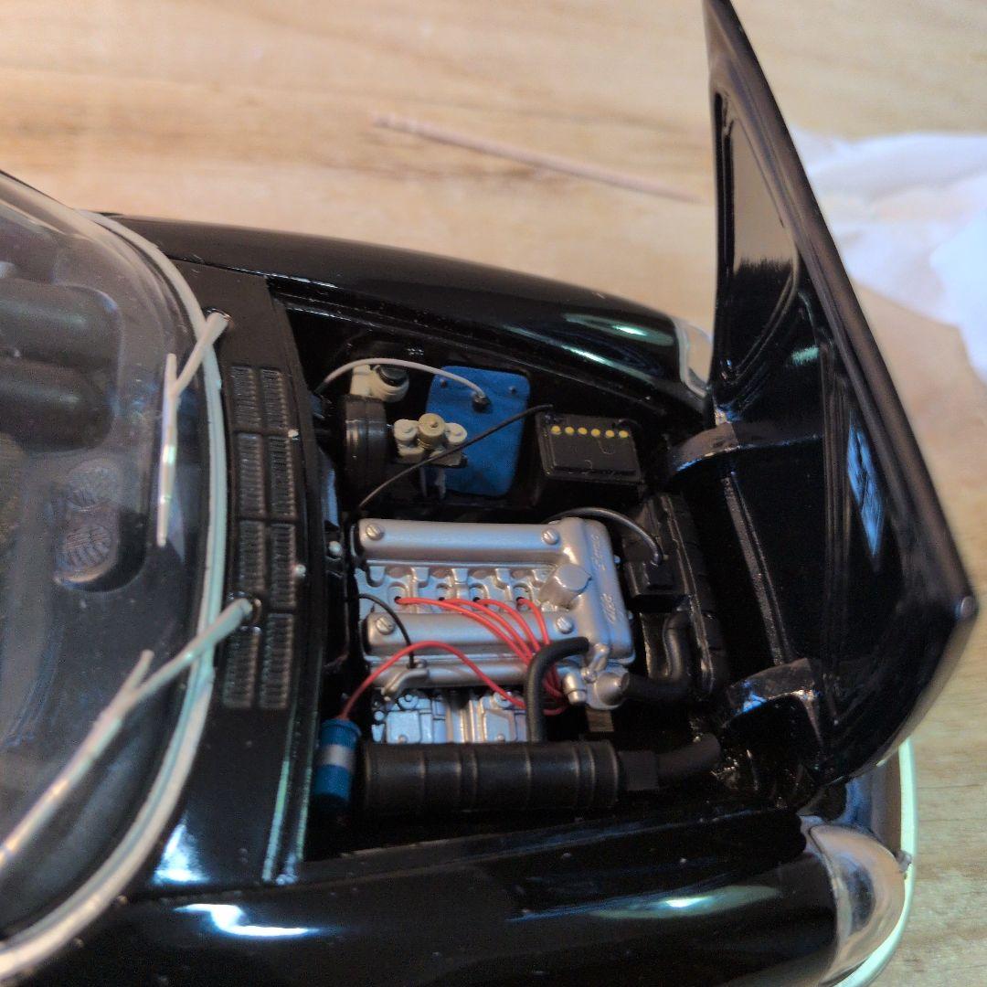 ミニカー ALFAROMEO 2000SPIDER 1970 1/18