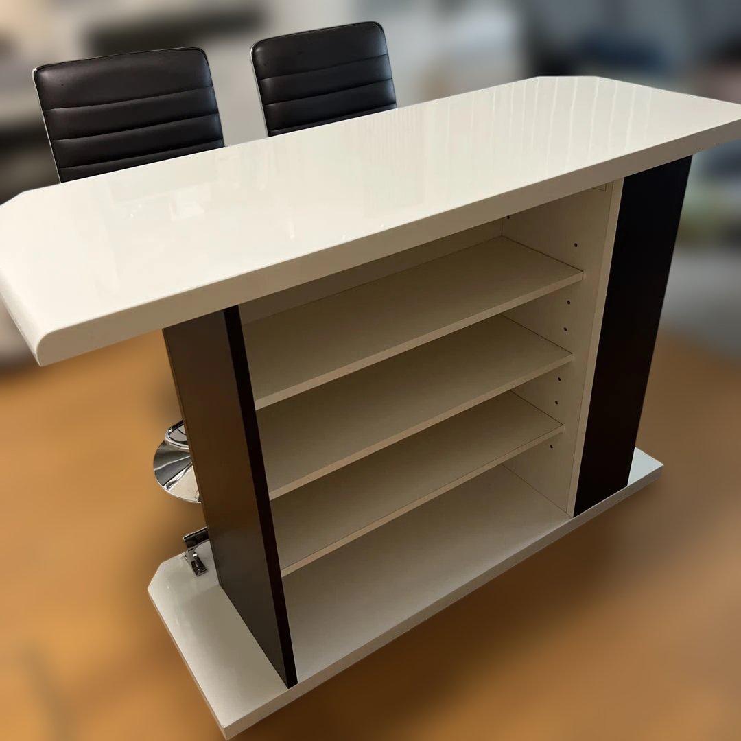 引き取り限定　ホワイトバーカウンターとバースツール2脚