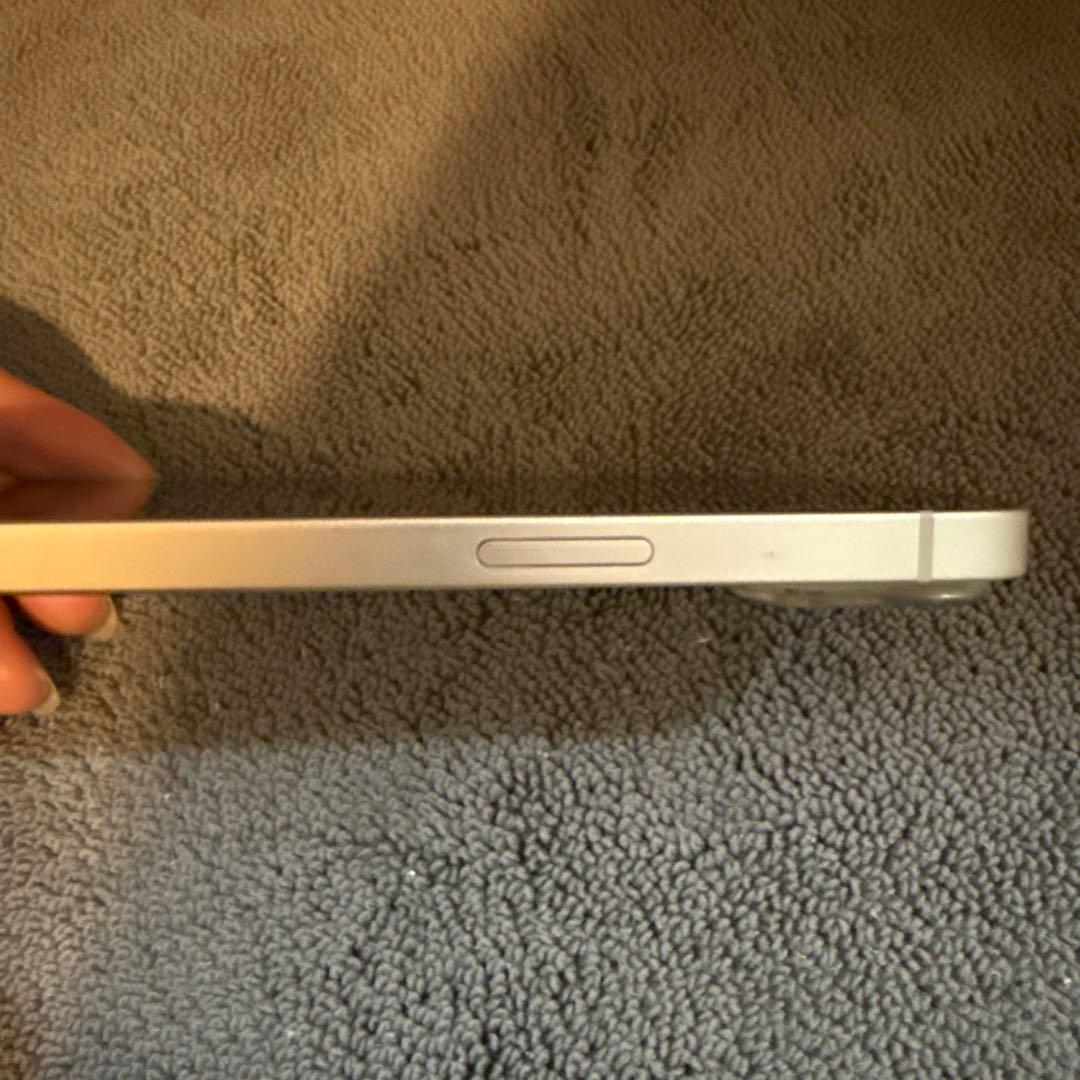 ふー　Apple iPhone 13 ホワイト 本体