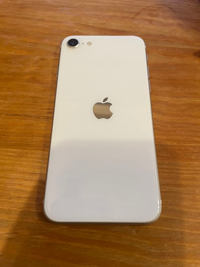 美品‼️iPhone SE第3世代　64GB ホワイト