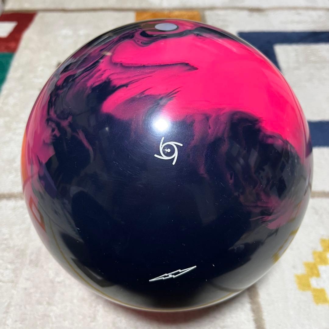 ボウリングボール　バーチャルグラビティプロx2