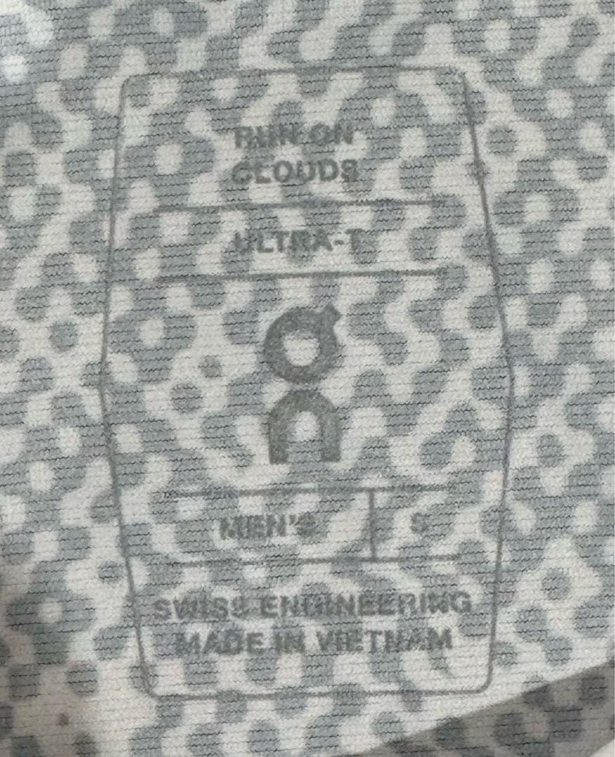 オンOn Ultra-T メンズS ランニングシャツ