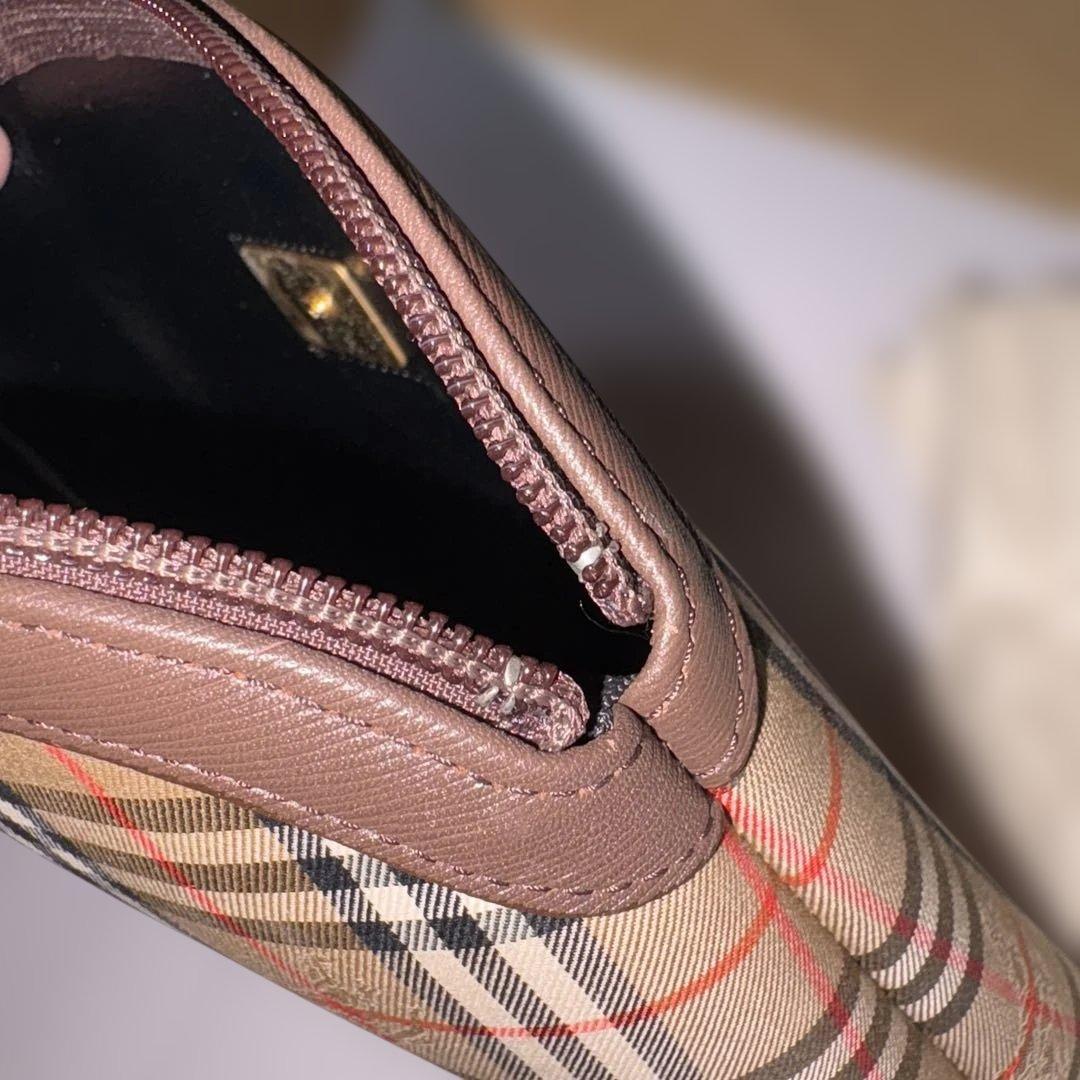 BｕｒｂｅrrＹsカバン