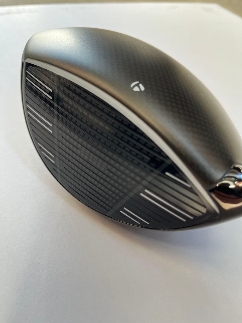パ*ン様 テーラーメイド　Qi4D　ヘッドのみ　9度　美品　練習場試打のみ