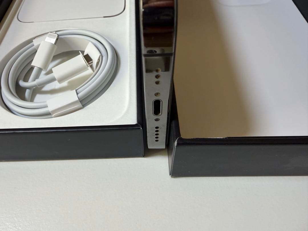 Apple iPhone 13 Pro グラファイト 256GB、SIMフリー