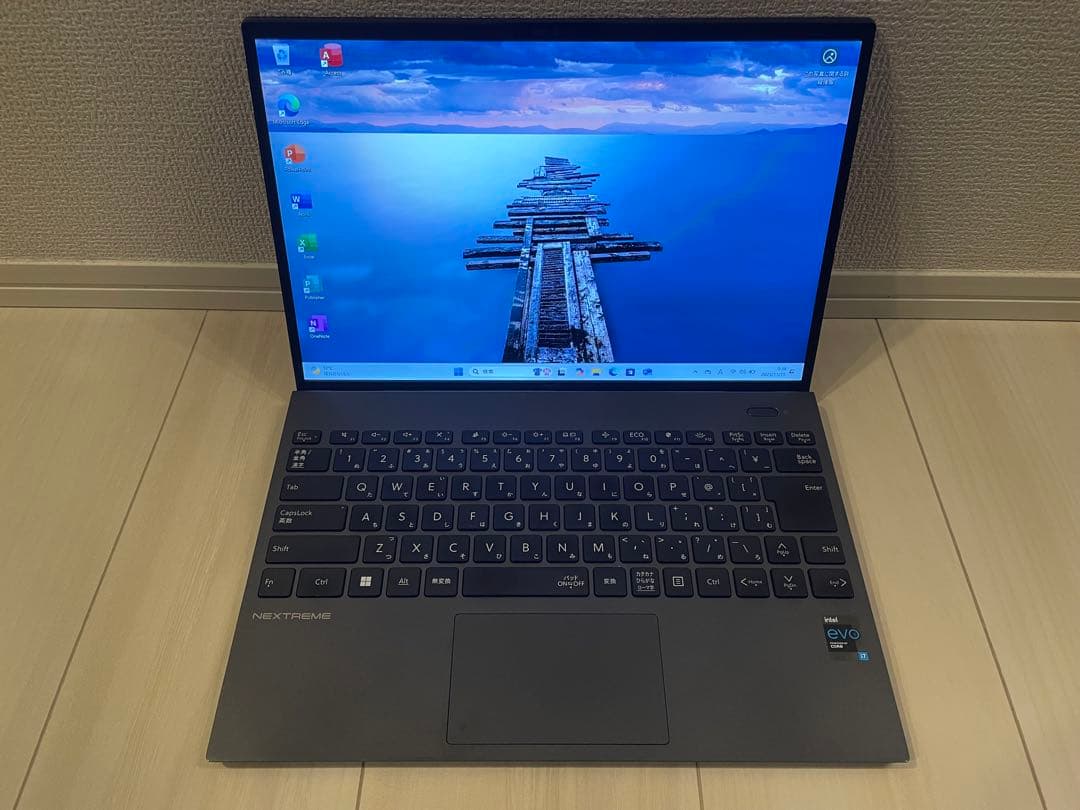 NEC NEXTREME Carbon i7 11世代 256GB Office