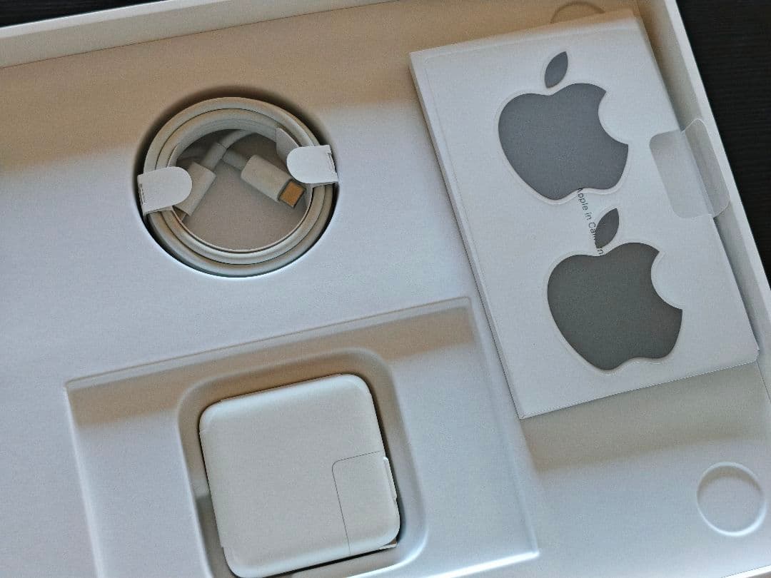 【美品】MacBook Air M1 / 13インチ / 8GB / 256GB