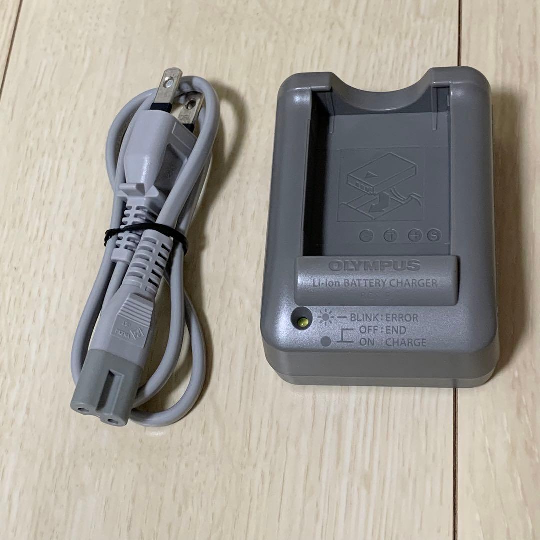 OLYMPUS OM-D E-M10 Mark III 本体とレンズセット