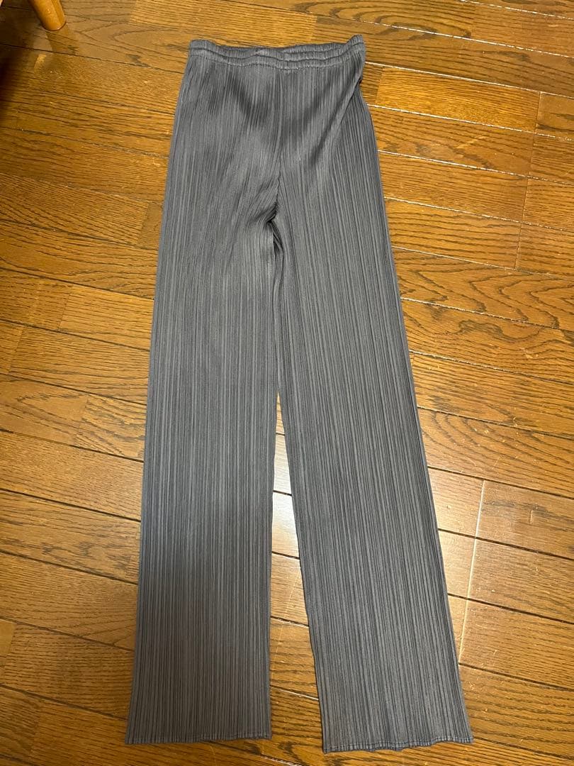 PLEATS PLEASE パンツ イッセイミヤケ 3 濃いグレー