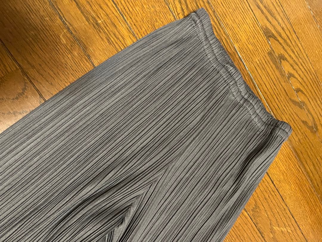 PLEATS PLEASE パンツ イッセイミヤケ 3 濃いグレー