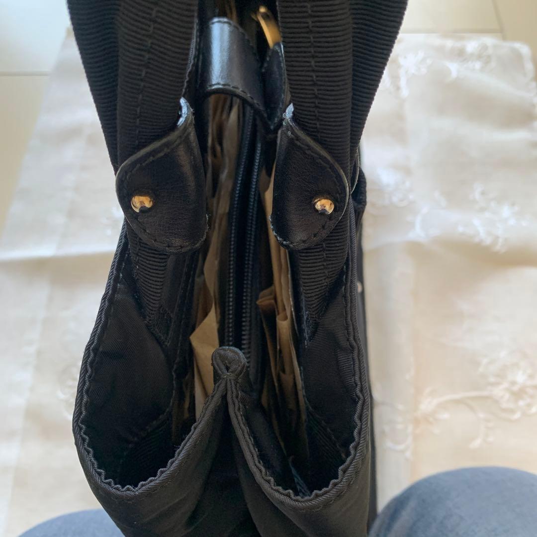 フェラガモ　リボン付きブラックナイロンバッグ