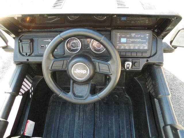 子供が乗れる電動ラジコンカー　＜Ｊｅｅｐ＞2人乗り可能　現役動作品