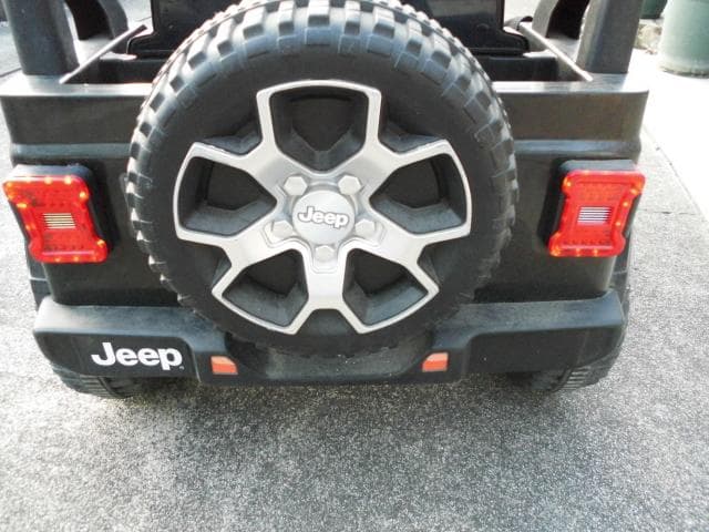 子供が乗れる電動ラジコンカー　＜Ｊｅｅｐ＞2人乗り可能　現役動作品