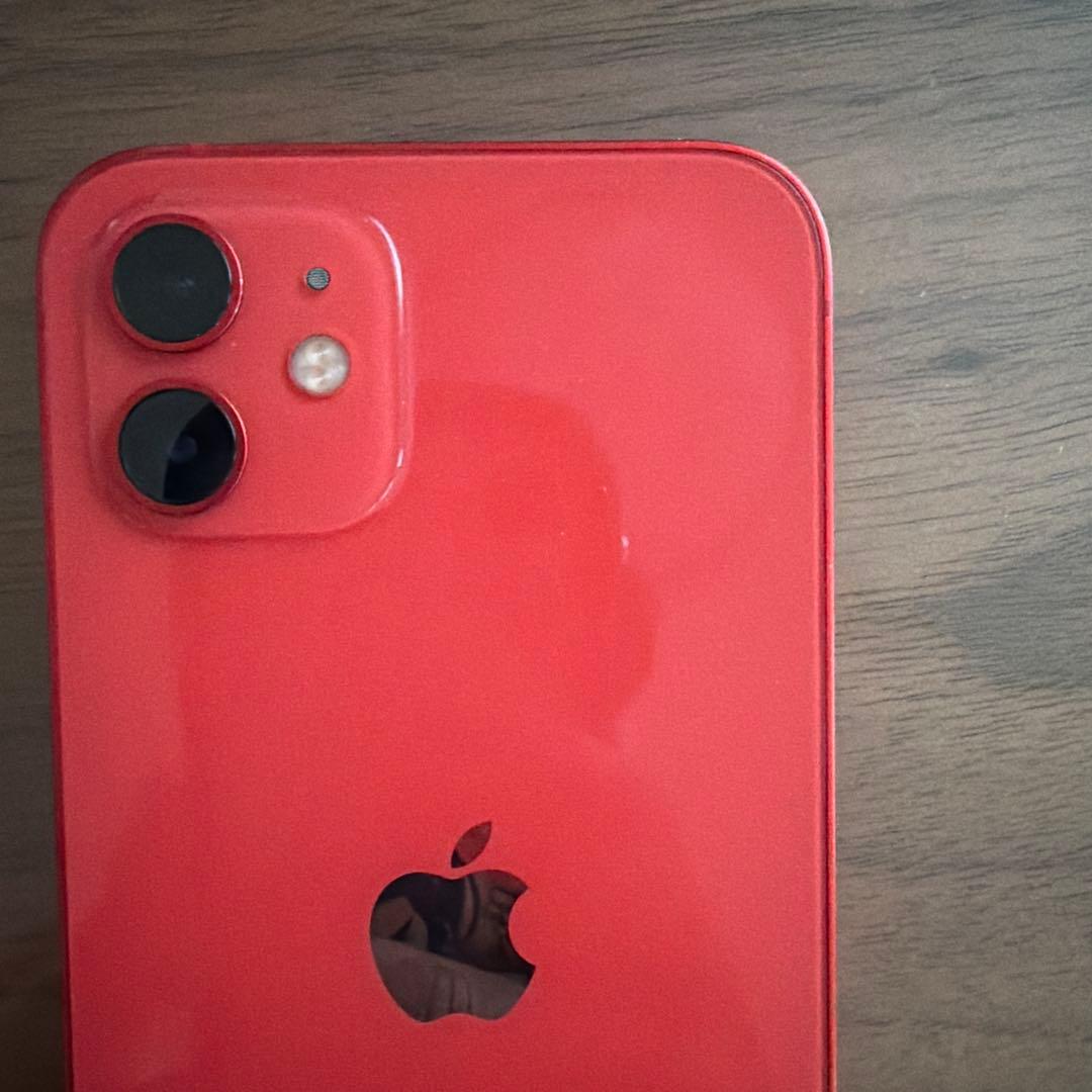 Apple iPhone 12 赤
