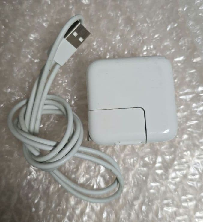 と*ん様 iPad 7◼️第7世代◼️Wi-Fi版◼️バッテリー極良品■純正ケー