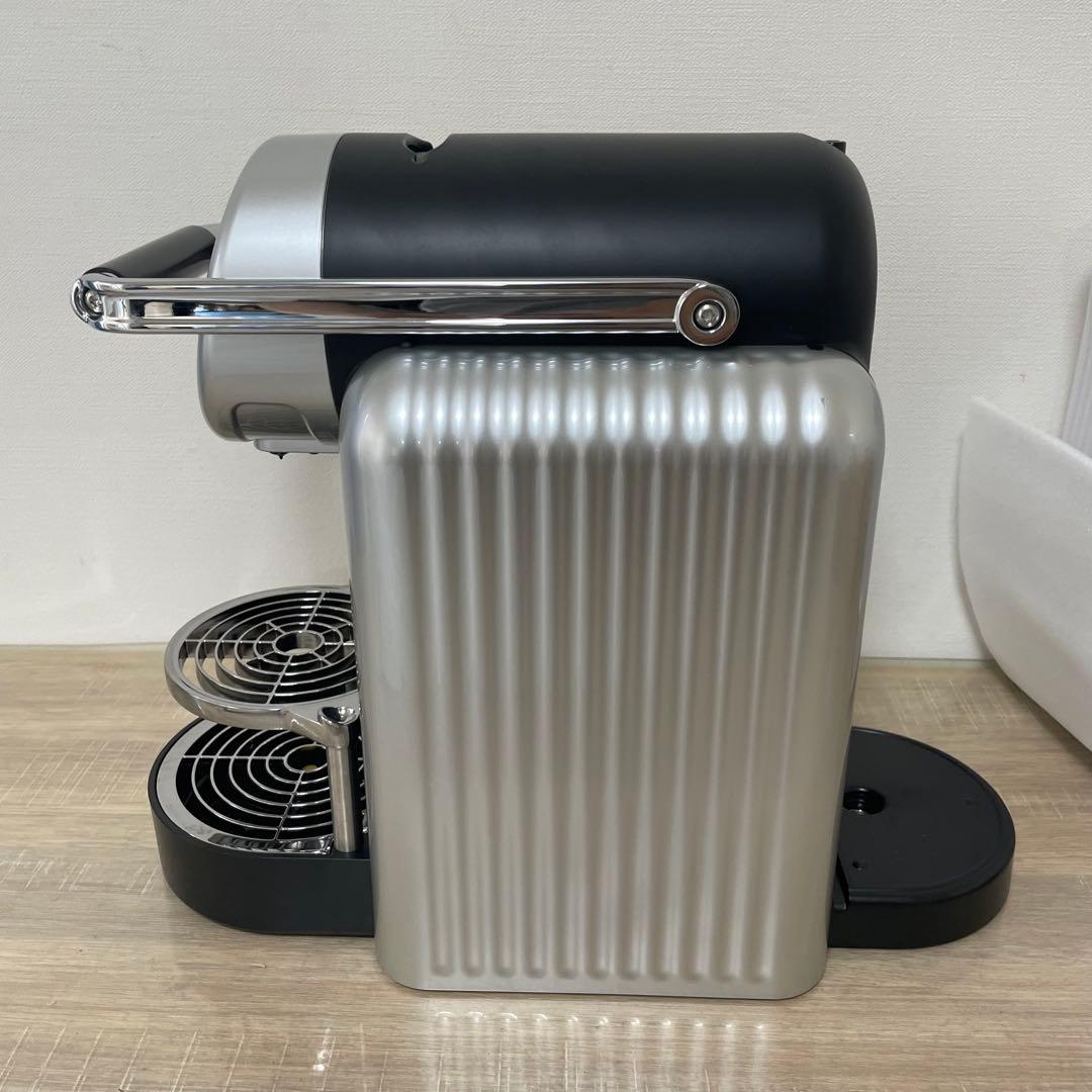 未使用品 ネスプレッソ ZINIUS ジニアス ZN100業務用 コーヒーマシン