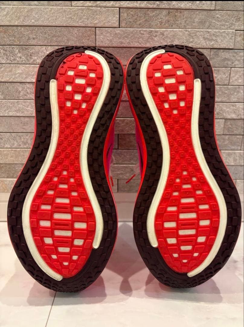 ナイキ26cm ボメロプラスピンク NIKE VOMERO PLUS