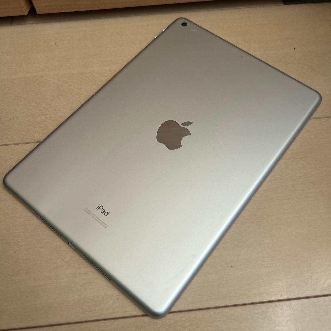 「極美品」　ipad 第8世代　32gbモデル　ケース付き　春からの新生活に！