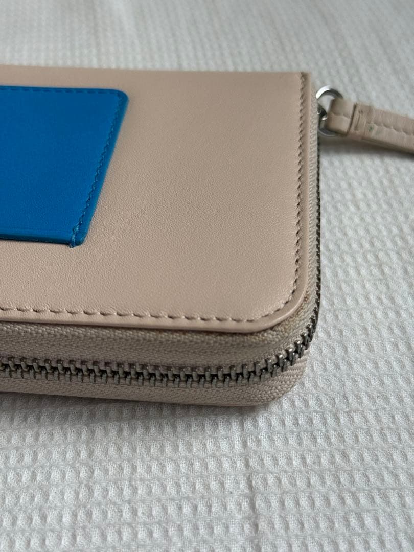 BREE ベージュと青の長財布