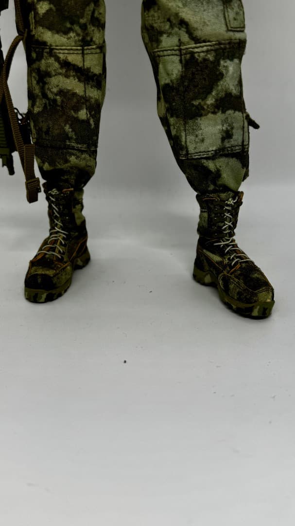 【箱無し/美品】アメリカ軍 先進戦術隠蔽システムオペレータ 1/6フィギュア