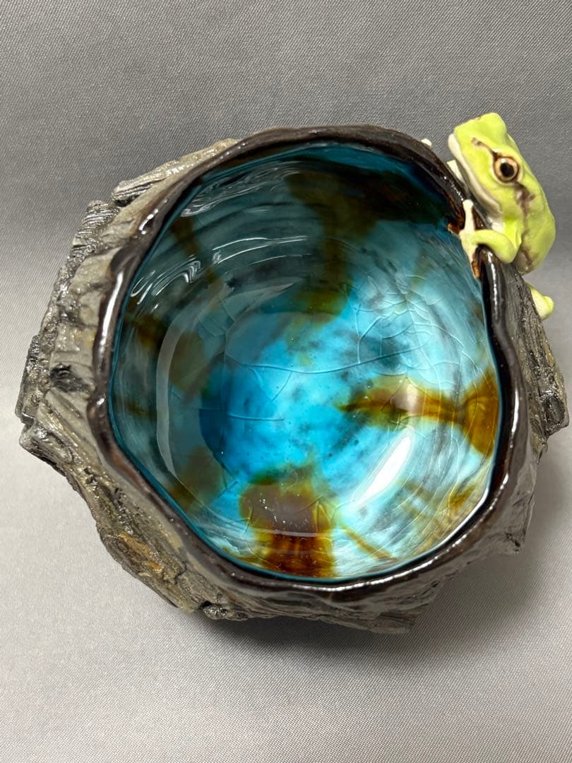 腰越祐貴　樹器とアマガエル