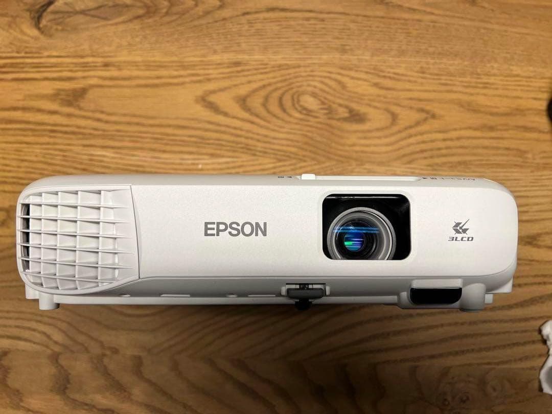 EPSON EB-W06 WHITE プロジェクター　美品　ケース付き