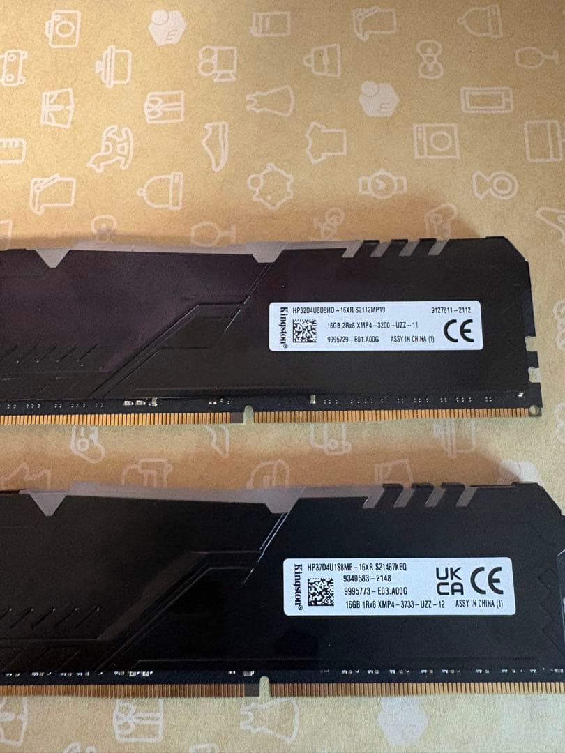 Kingston 32GB DDR4 3200MHz メモリー