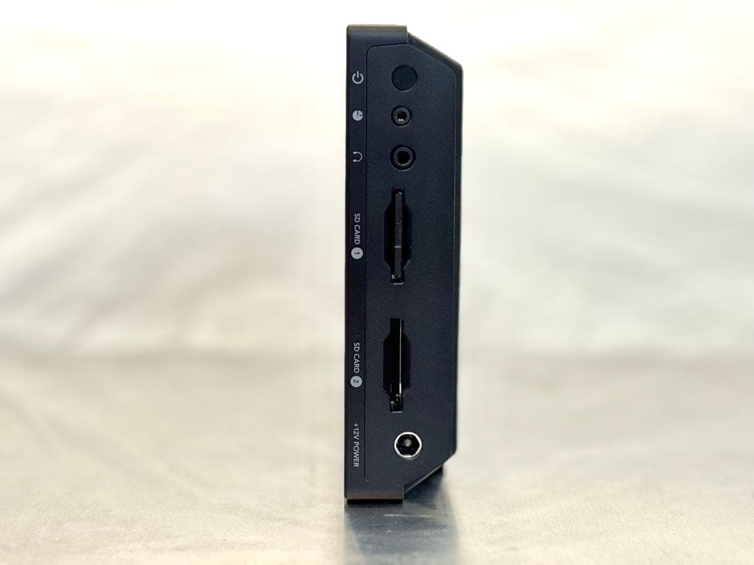 ビデオカメラ Blackmagic Video Assist 4K